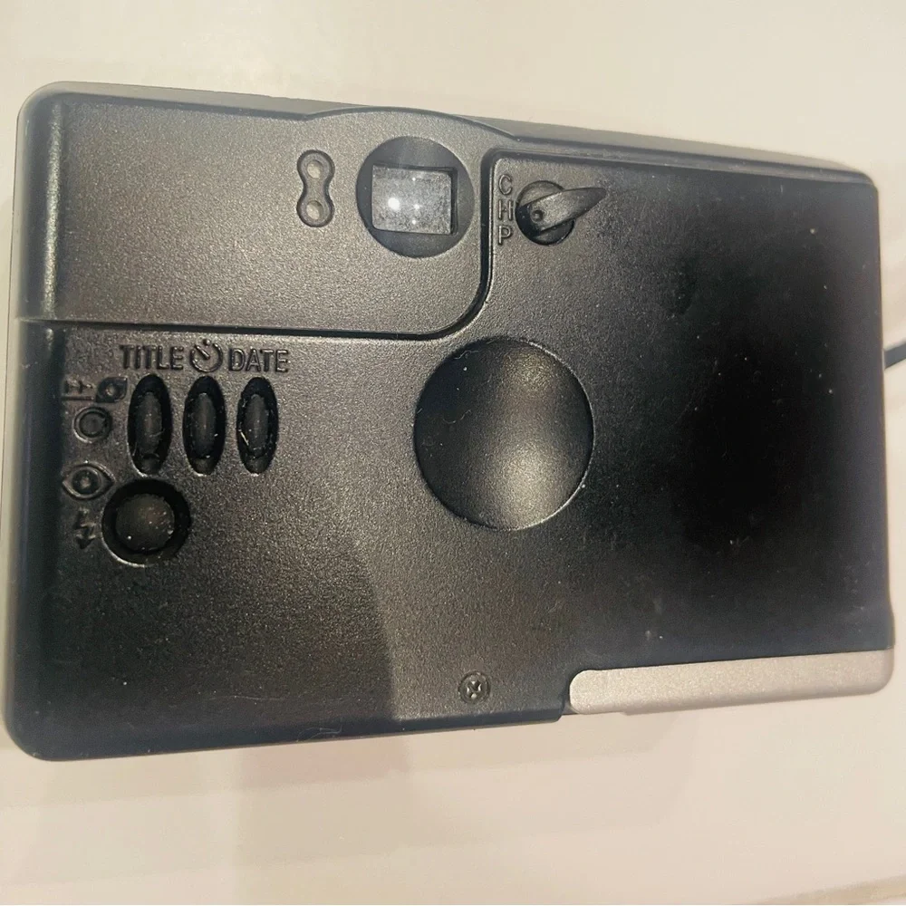 Canon ELPH LT 260 in Metallic Silver